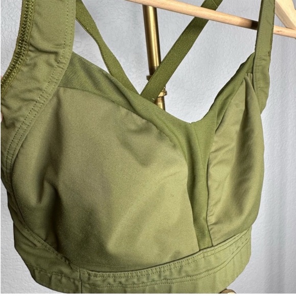 Lululemon Sportsbra size 32C Preloved - Picture 4 of 6